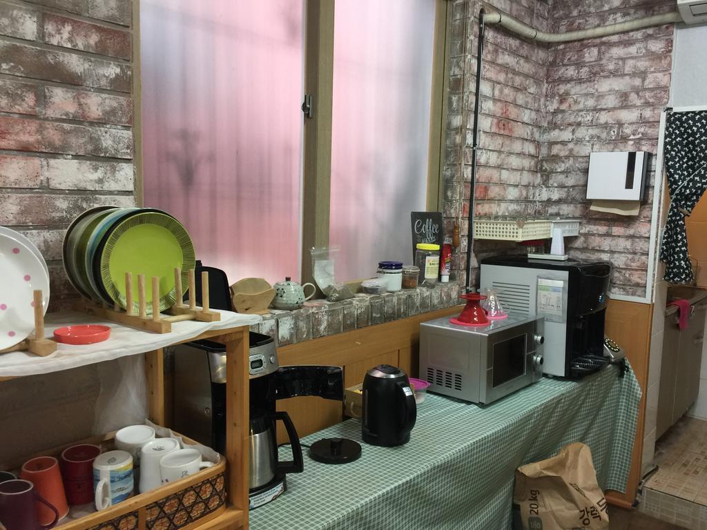 Backpackers In Jeju City Center Экстерьер фото