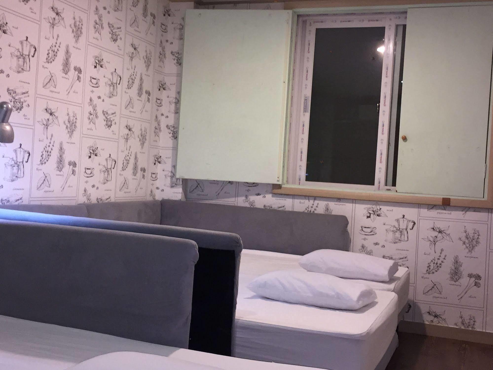 Backpackers In Jeju City Center Экстерьер фото